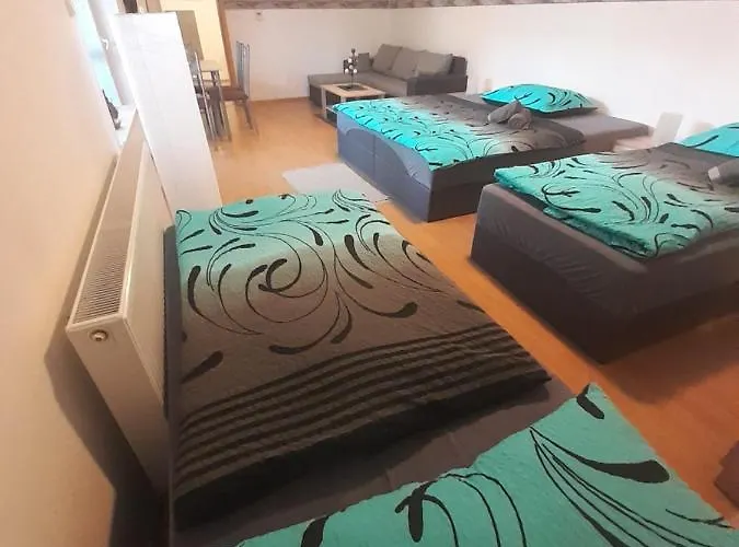 Laumar 2 布泽涅茨